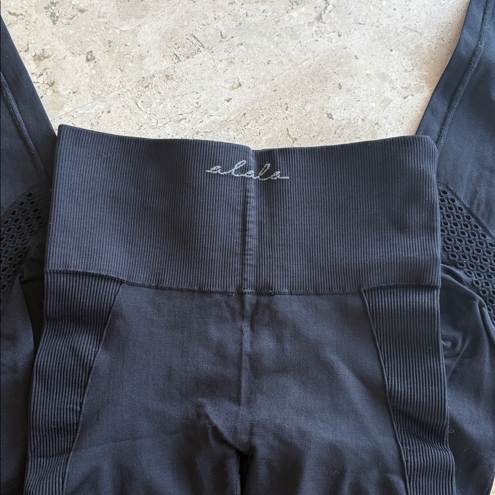 ALALA workout set - Picture 8 of 9